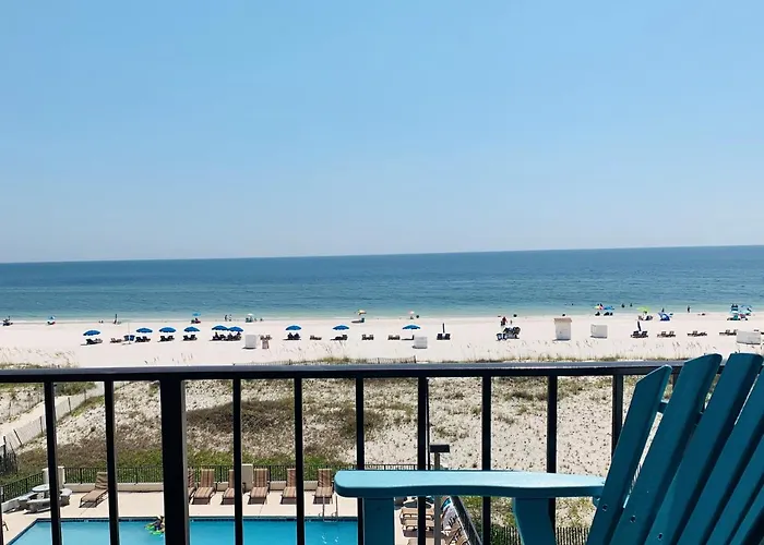 Holiday home Island Winds East: Renovated Beachfront Near Hangout