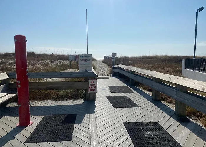 Island Winds East: Renovated Beachfront Near Hangout Gulf Shores